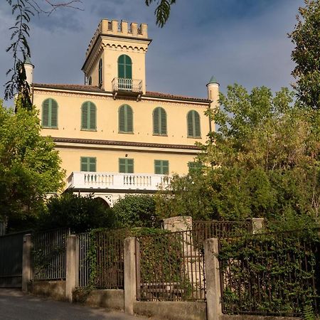 B&B Villa Ferrari อัสตี ภายนอก รูปภาพ